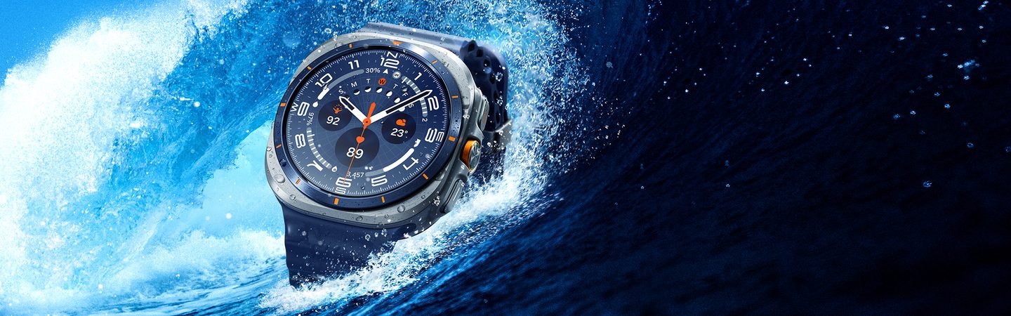 Galaxy Watch Ultra mostrando su pantalla resistente al agua